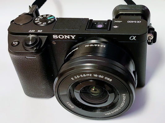 Sony A6400( Pre owned)